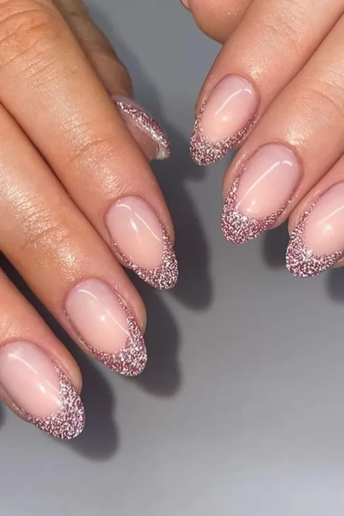 Unghie French con glitter