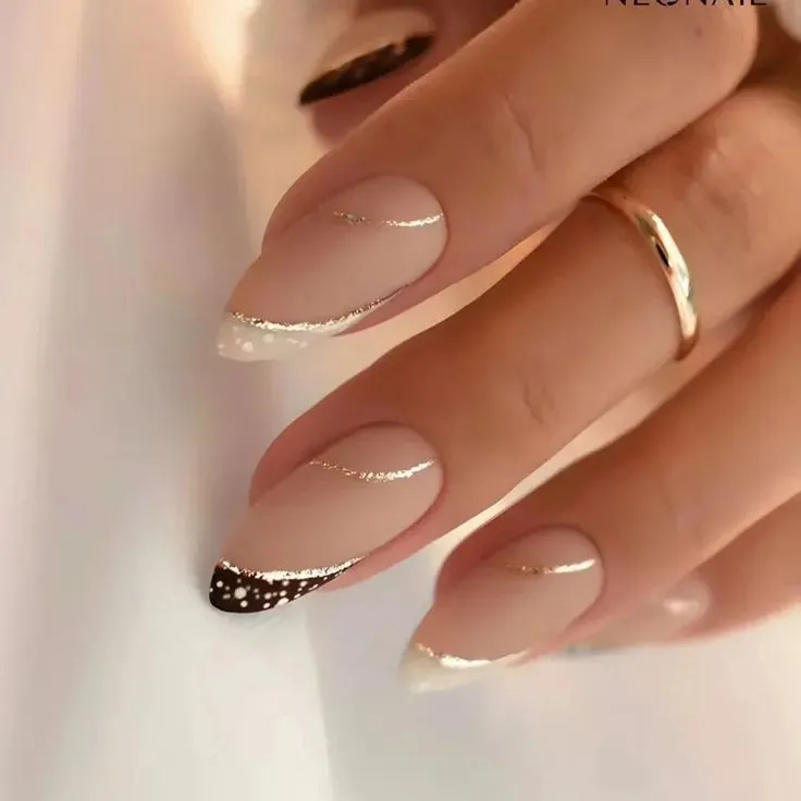 French manicure glitter natalizi